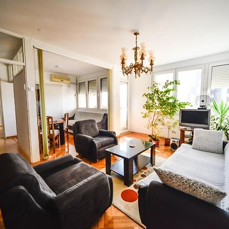 Apartman Centar Lux Πίροτ Εξωτερικό φωτογραφία