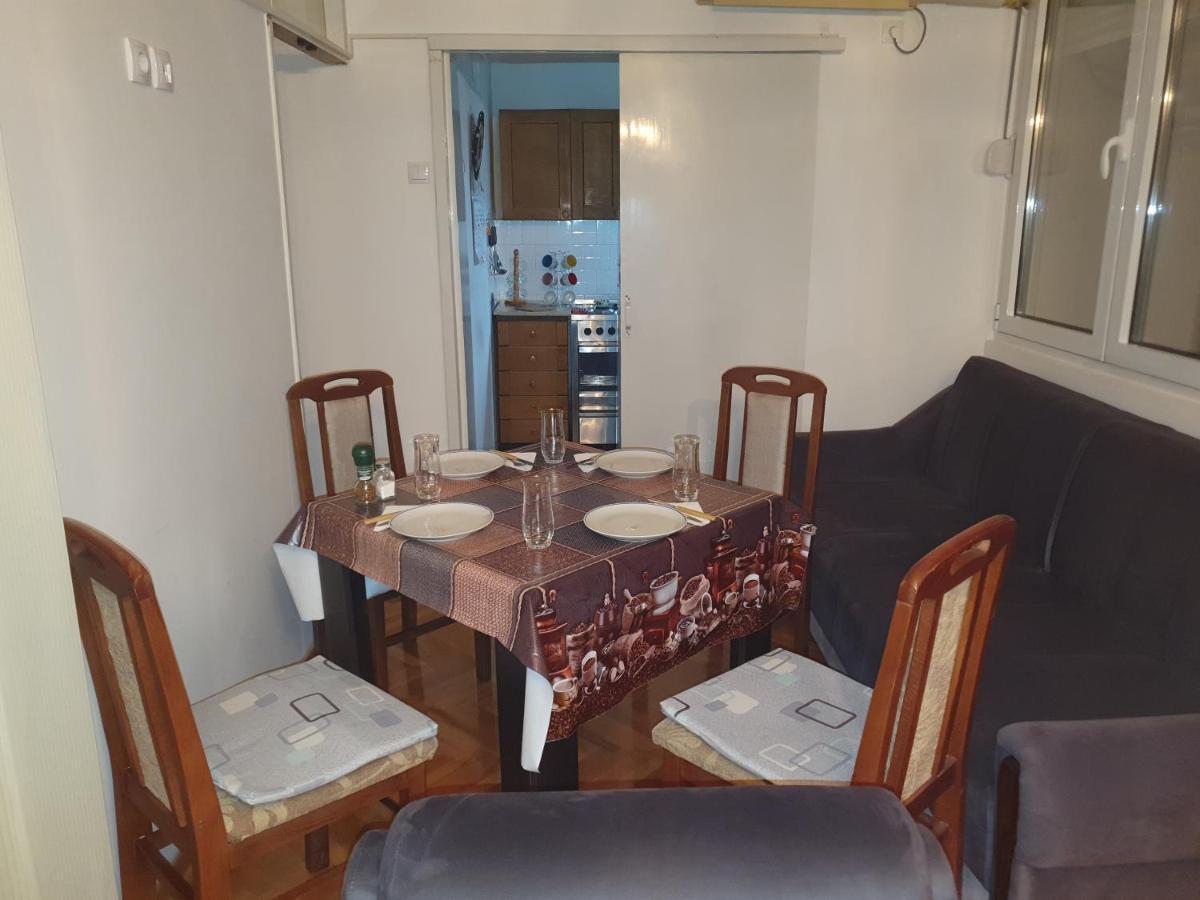 Apartman Centar Lux Πίροτ Εξωτερικό φωτογραφία