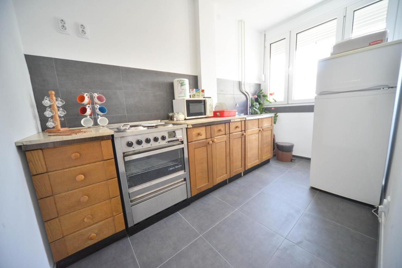 Apartman Centar Lux Πίροτ Εξωτερικό φωτογραφία