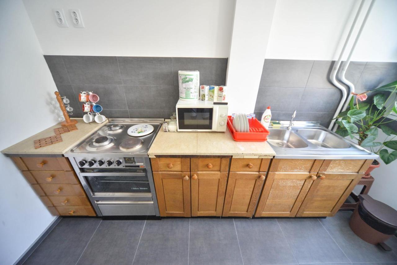 Apartman Centar Lux Πίροτ Εξωτερικό φωτογραφία
