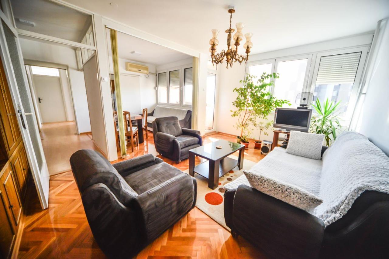 Apartman Centar Lux Πίροτ Εξωτερικό φωτογραφία
