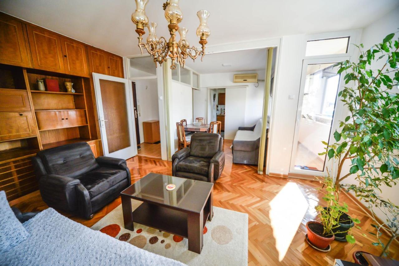 Apartman Centar Lux Πίροτ Εξωτερικό φωτογραφία
